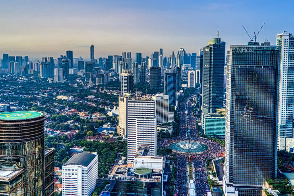 From Bali: 10-Day Tour of Java's Highlights with Lodging
