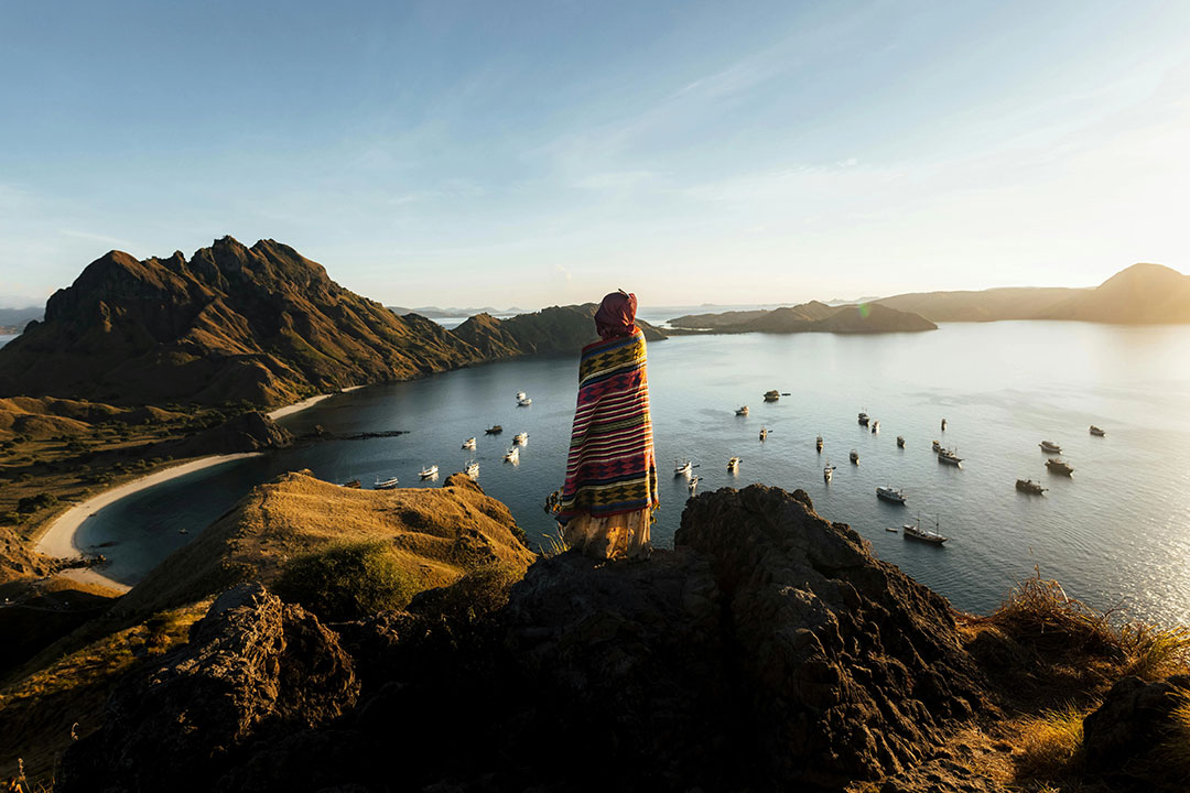Yogyakarta to Komodo Island Adventure Tour : Borobudur Prambanan Temple Mt Bromo Sunrise & Komodo Island